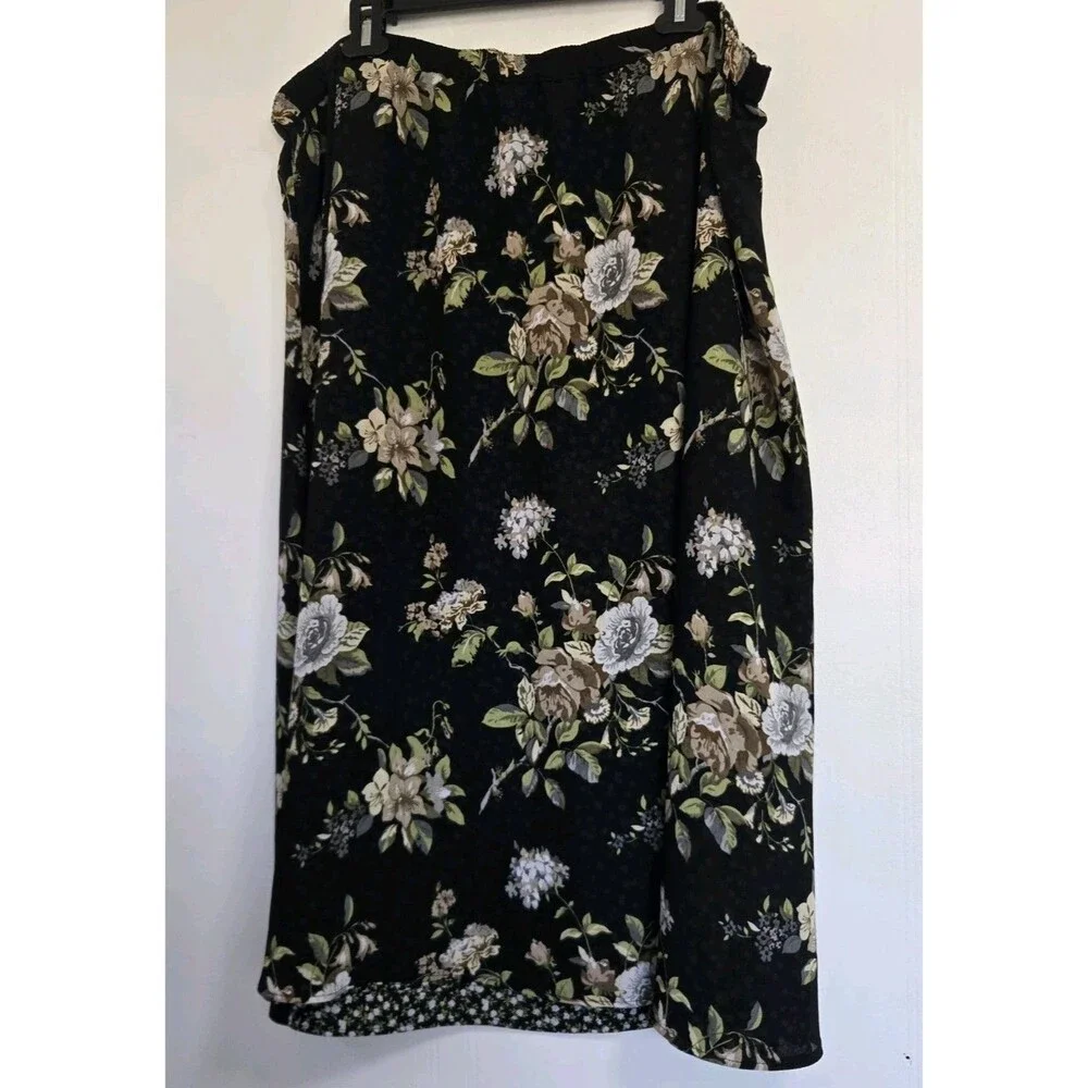 White Stag Skirt Womens XL Dark Floral Peasant Boho Festival Flower Cottagecore